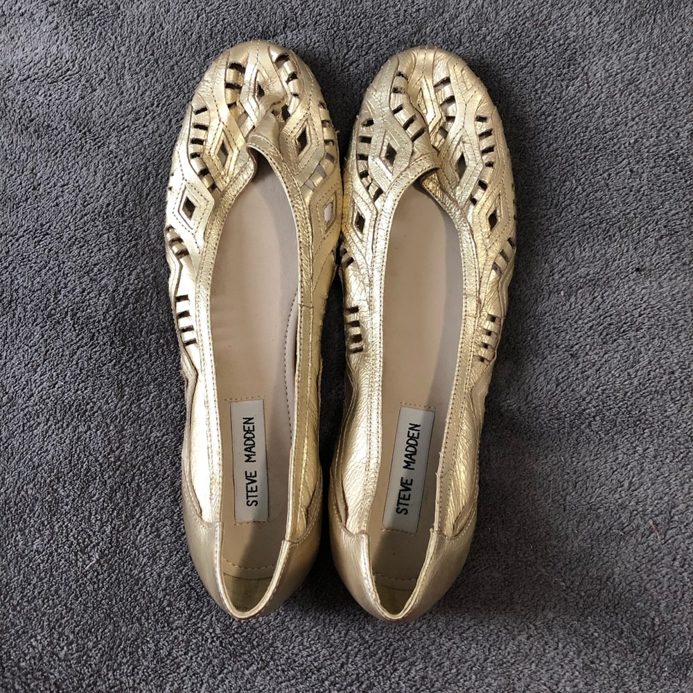 NWOT Steve Madden gold leather flats, 8.5